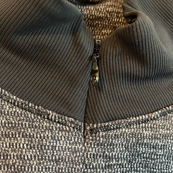 Lululemon Runderful 1/2 zip Black Heathered Slim Fit Running Jacket - Picture 4 of 12